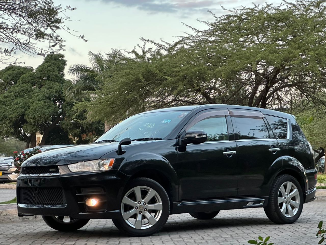 OUTLANDER ROADEST thumbnail 6
